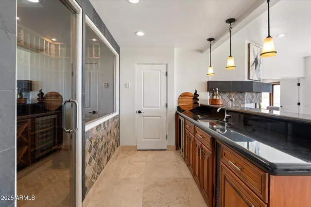 $10,000,000 | 6827 North Highlands Drive, Paradise Valley, AZ 85253