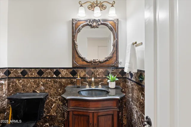 $10,000,000 | 6827 North Highlands Drive, Paradise Valley, AZ 85253