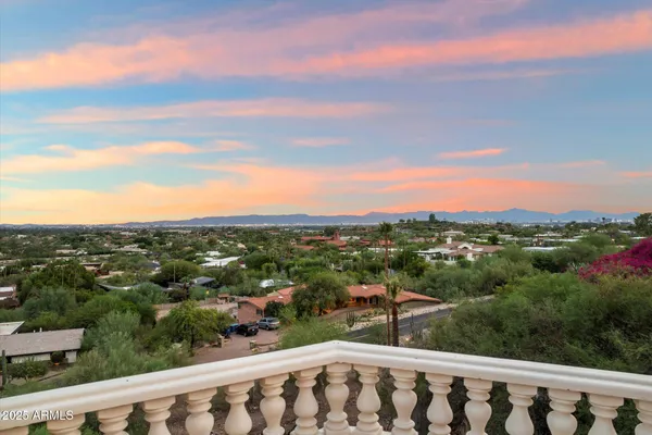 $8,800,000 | 6827 North Highlands Drive, Paradise Valley, AZ 85253