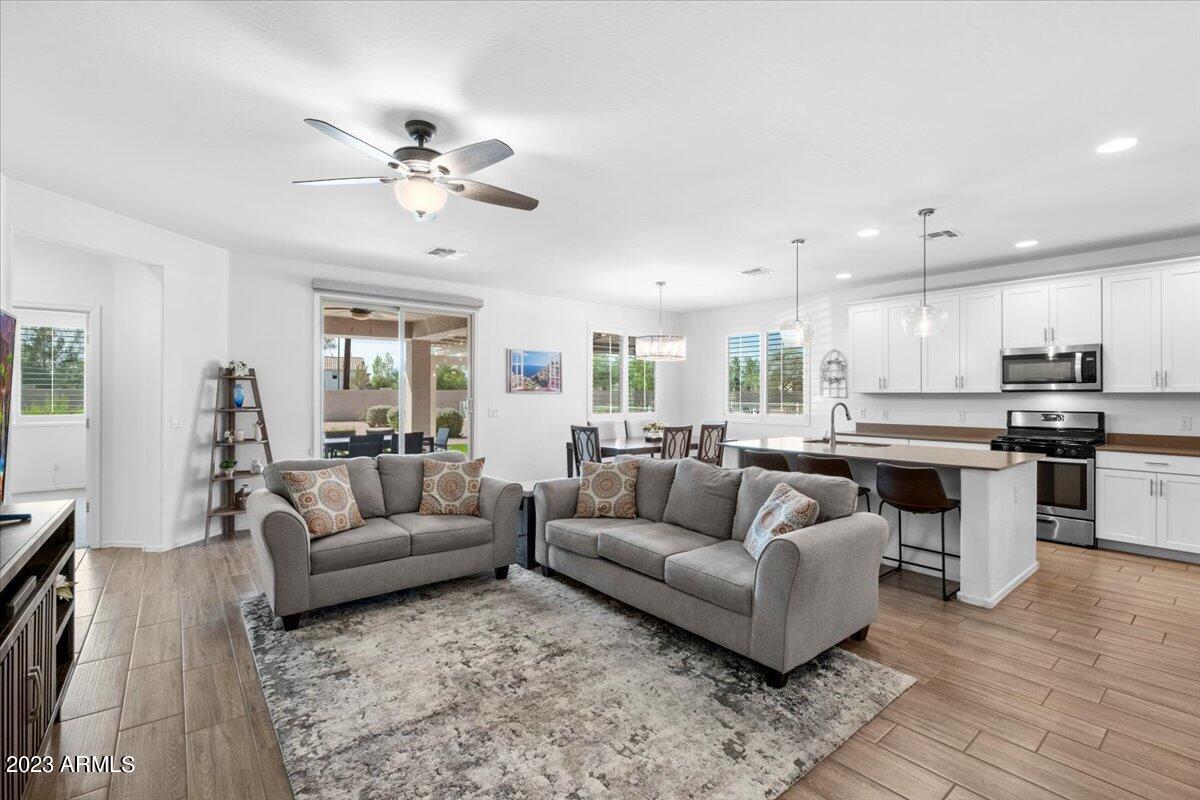 42067 West Cribbage Road Maricopa, AZ 85138 - Photo 4 of 21 03-44398030