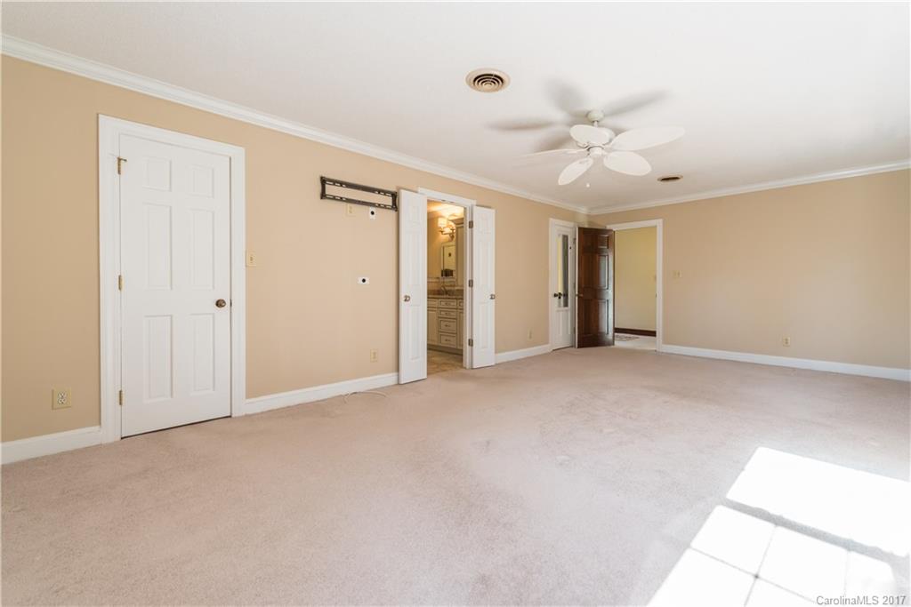 27 Fairway Ridge Lake Wylie, SC 29710 - Photo 14 of 24 Gallery Image 14