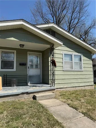$145,000 | 933 North Cedar Street, Ottawa, KS 66067