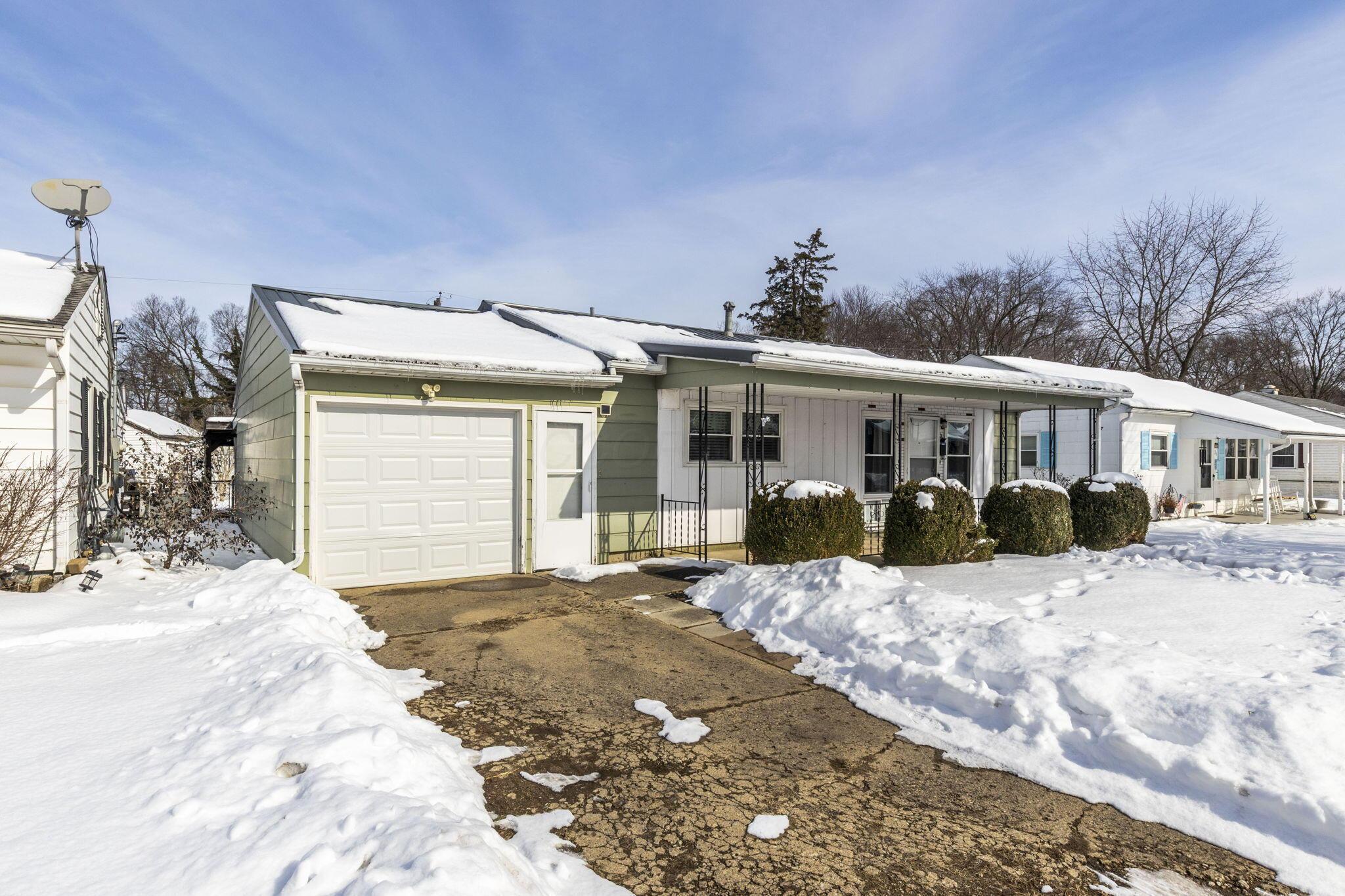 430 Ruth Avenue Circleville, OH 43113 - Photo 2 of 26 2026-2-4 430 Ruth Ave 002