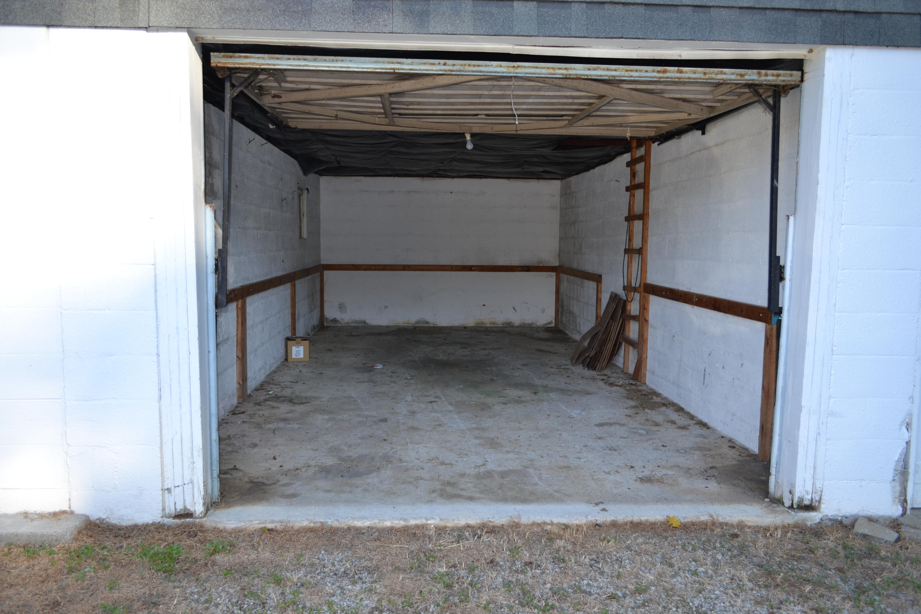 2802 Ellejoy Road Walland, TN 37886 - Photo 16 of 21 Garage #1