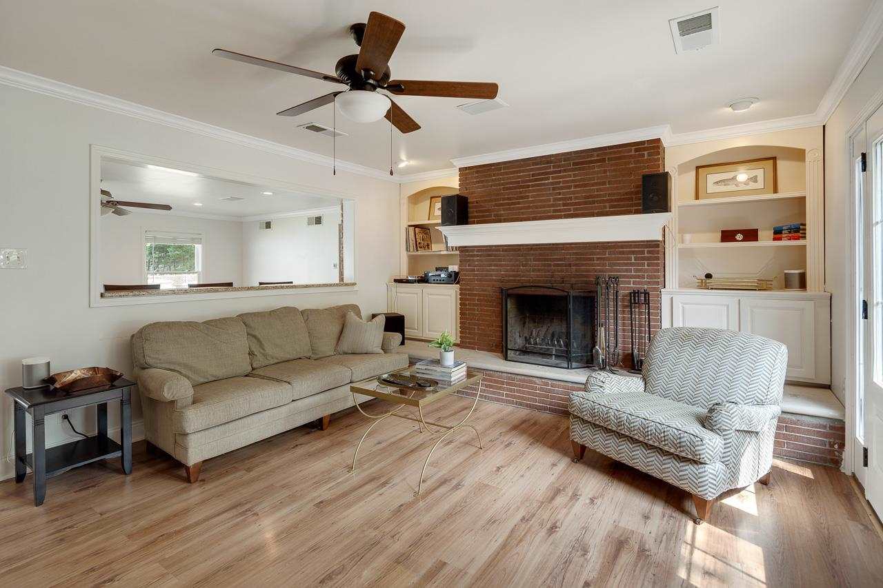1057 Dearing Road Memphis, TN 38117 - Photo 17 of 25 Wood burning fireplace is operable!
