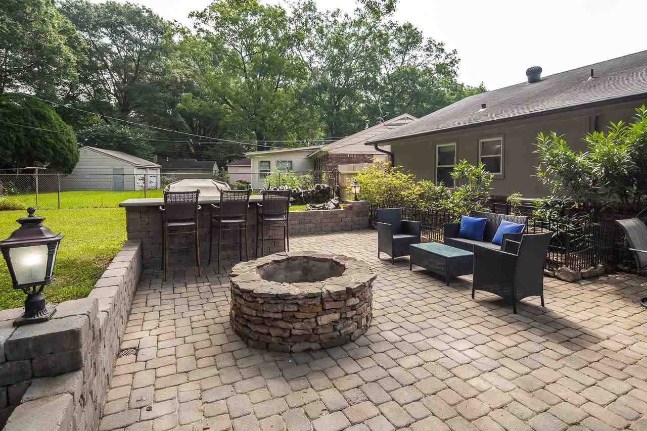 1057 Dearing Road Memphis, TN 38117 - Photo 21 of 25 Entertainers will love this patio!