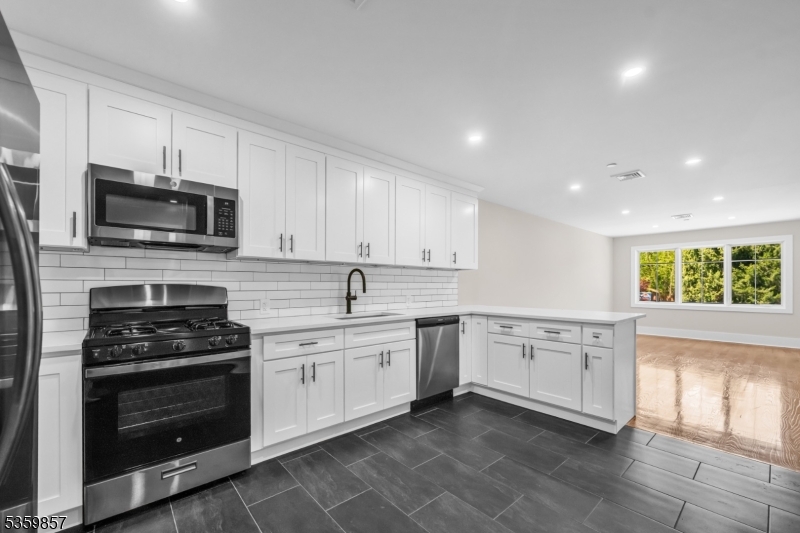 162 Closter Dock Road, Unit A Closter, NJ 07624 - Photo 27 of 37