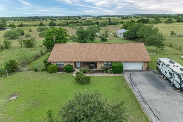 $575,000 | 12800 Quarterhorse Drive, Elgin, TX 78621