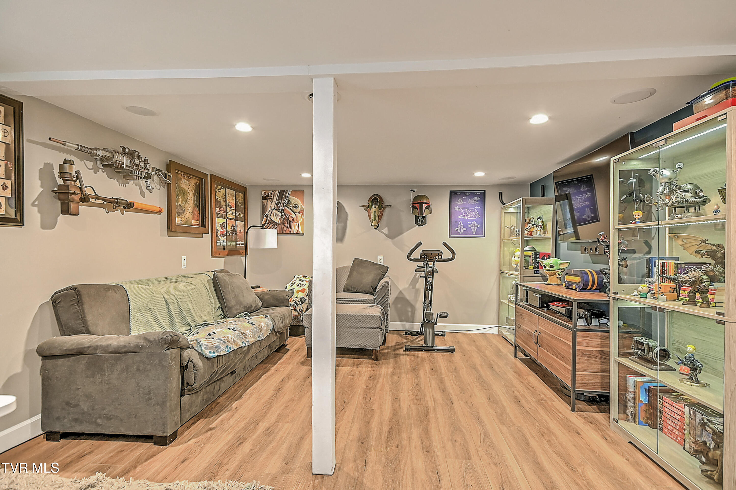 2001 Indian Ridge Road Johnson City, TN 37604 - Photo 25 of 36 2001 Indian Ridge MD-25