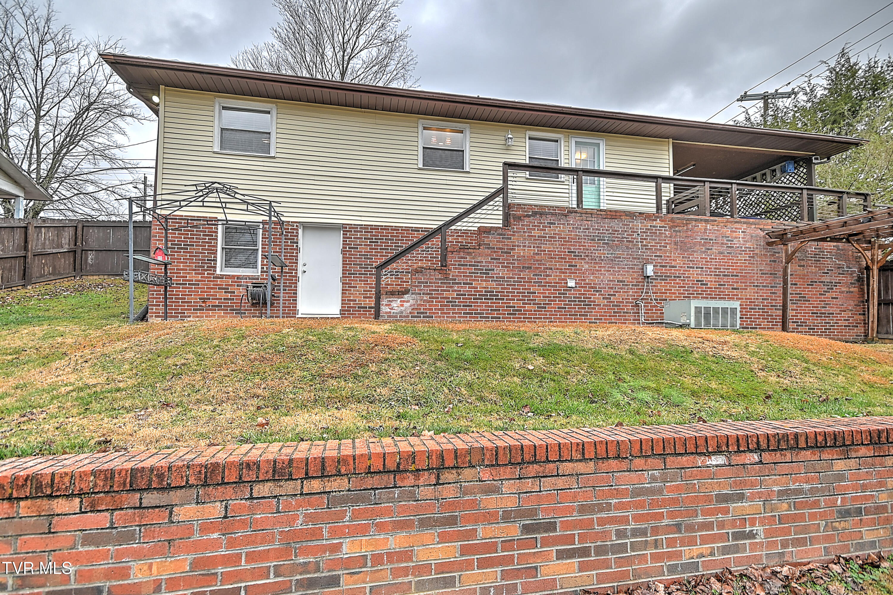 2001 Indian Ridge Road Johnson City, TN 37604 - Photo 30 of 36 2001 Indian Ridge MD-31