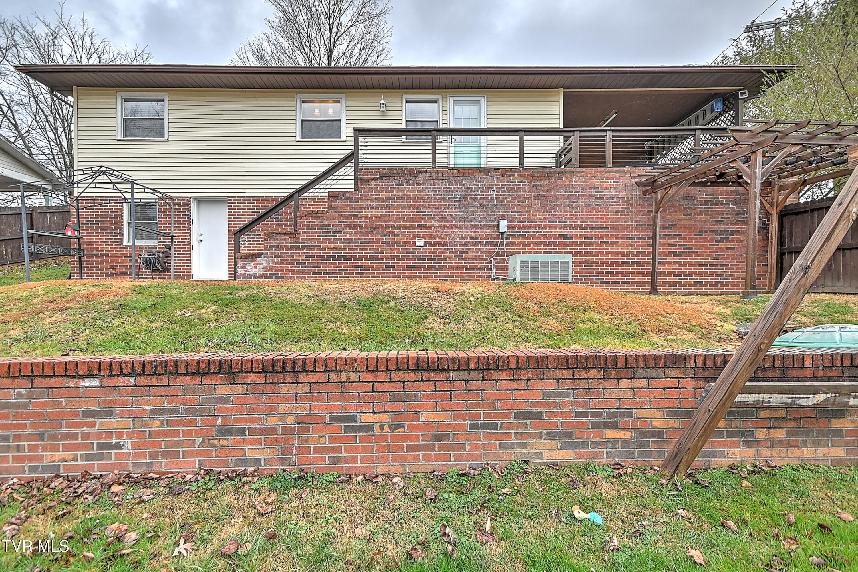 2001 Indian Ridge Road Johnson City, TN 37604 - Photo 31 of 36 2001 Indian Ridge MD-32