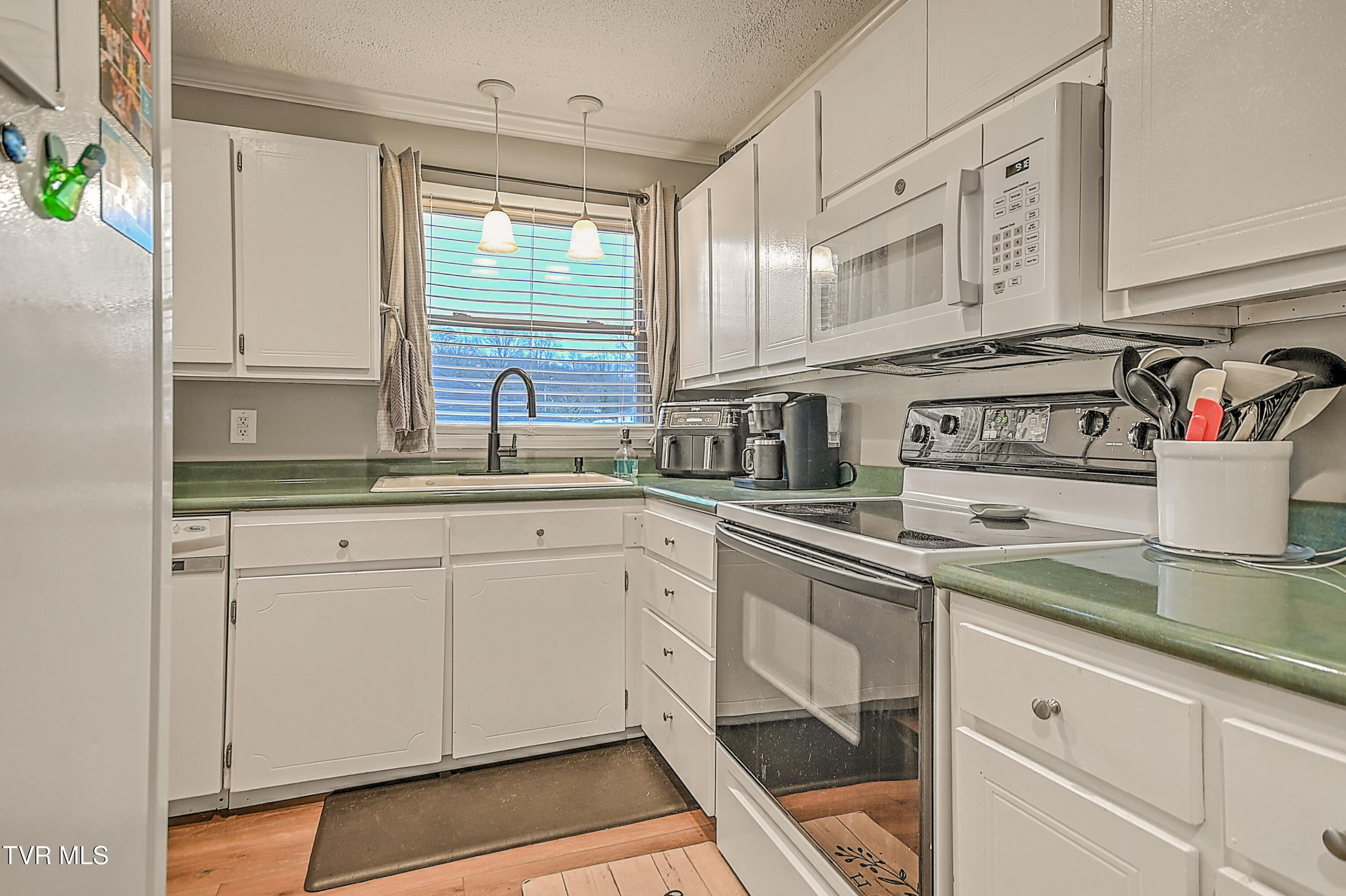 2001 Indian Ridge Road Johnson City, TN 37604 - Photo 9 of 36 2001 Indian Ridge MD-15