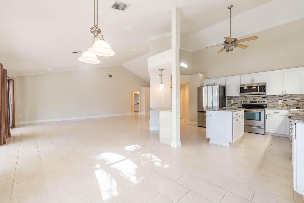 251 Northwest 69th Street Boca Raton, FL 33487 - Photo 17 of 36 20250716-251 NW 69th Street-0046