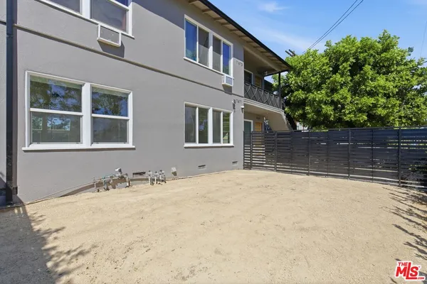 $3,495 | 11671 Chandler Boulevard, Valley Village, CA 91601