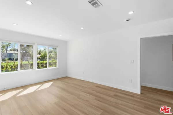 $3,495 | 11671 Chandler Boulevard, Valley Village, CA 91601