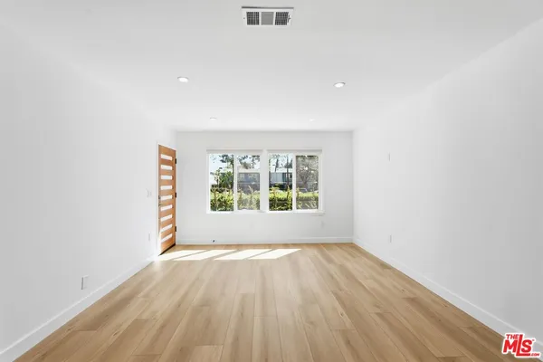 $3,495 | 11671 Chandler Boulevard, Valley Village, CA 91601