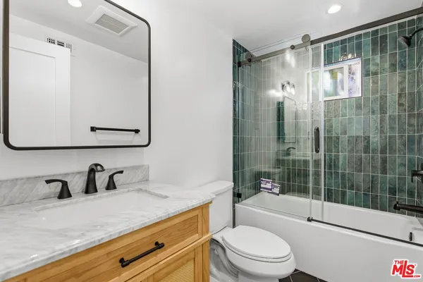 $3,495 | 11671 Chandler Boulevard, Valley Village, CA 91601