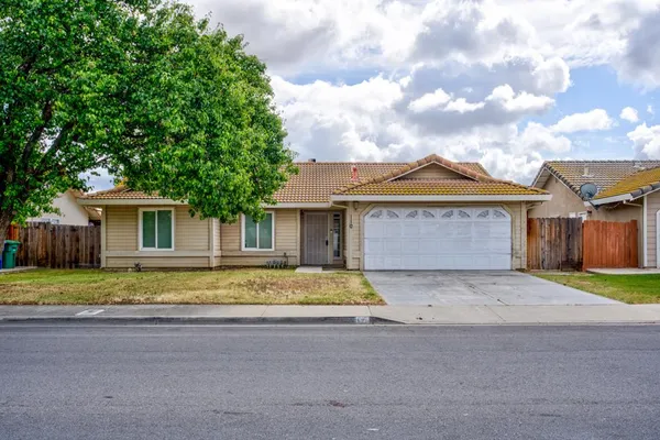 $420,000 | 110 2nd Street, Los Banos, CA 93635