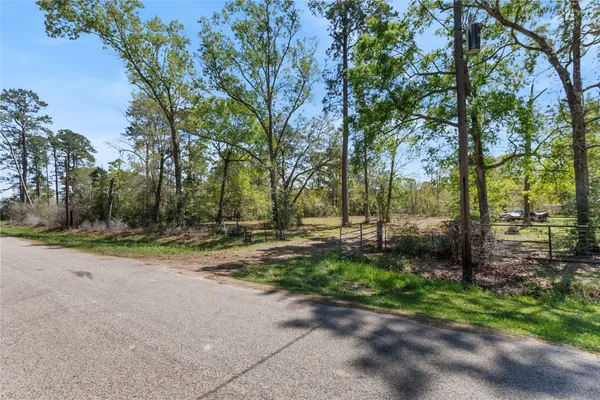 $85,000 | 736 County Road 112, Devers, TX 77538