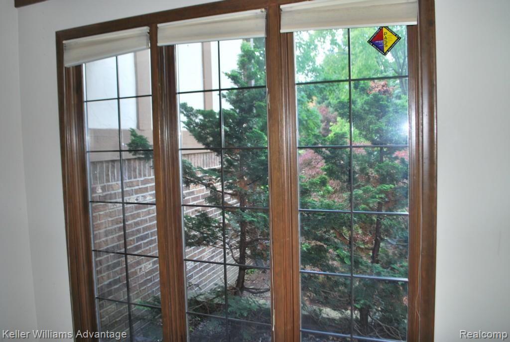 31241 Country Ridge Circle Farmington, MI 48331 - Photo 16 of 56 WOOD WINDOWS & DOORWALLS