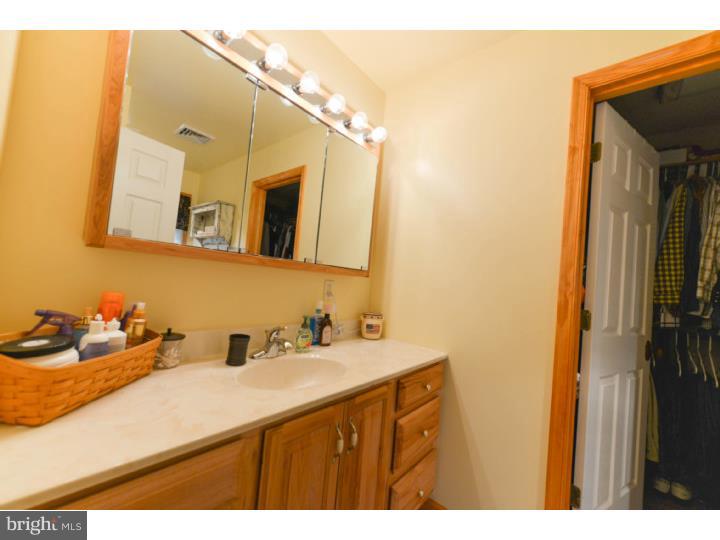 83 Dartmouth Road Pennsville, NJ 08070 - Photo 20 of 23 Master Bathroom