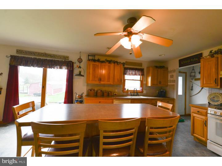 83 Dartmouth Road Pennsville, NJ 08070 - Photo 6 of 23 Kitchen