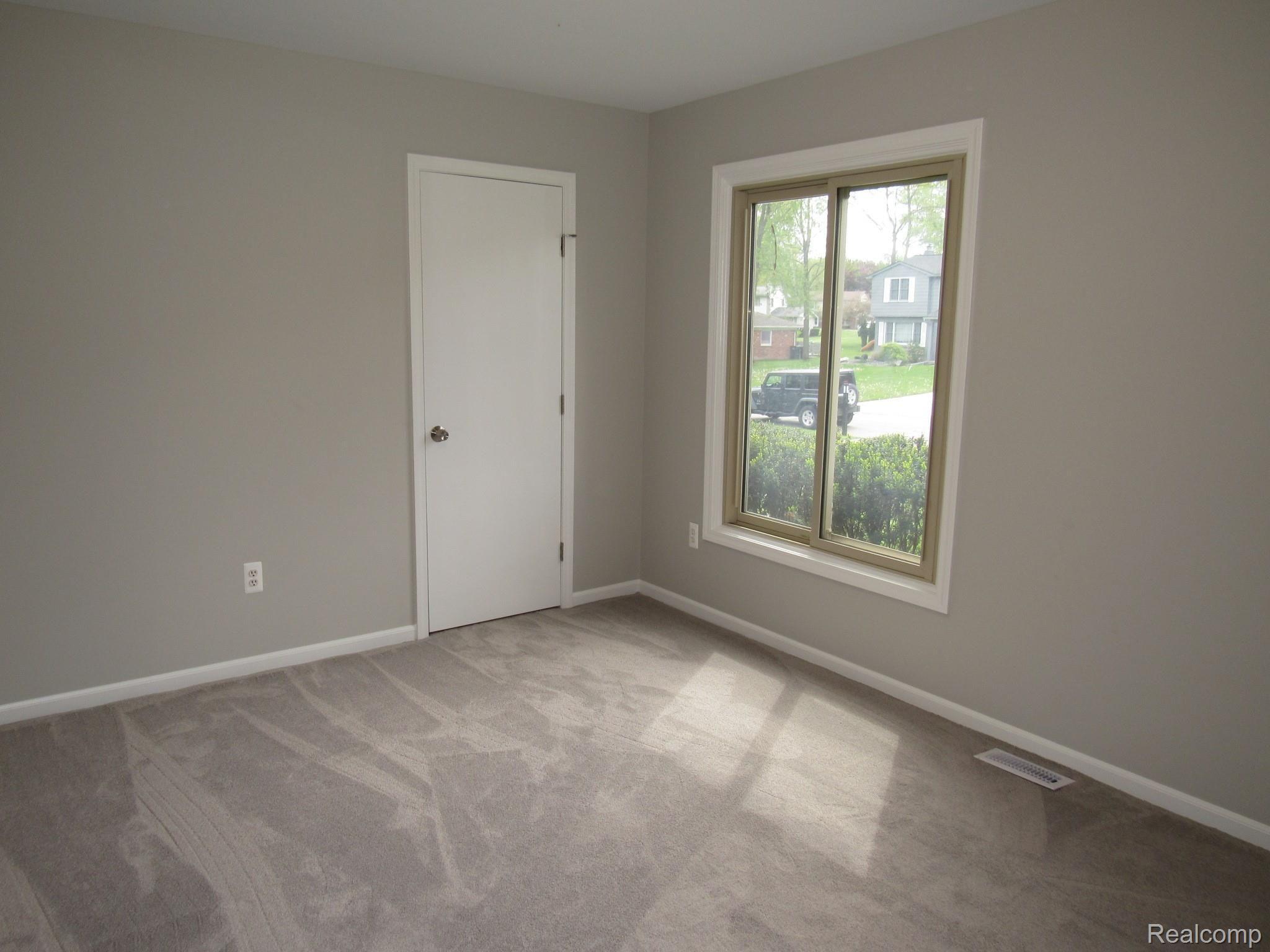 802 Bridgestone Drive Rochester, MI 48309 - Photo 25 of 37 802 BRIDGESTONE ROCHESTER HILLS (68).JPG
