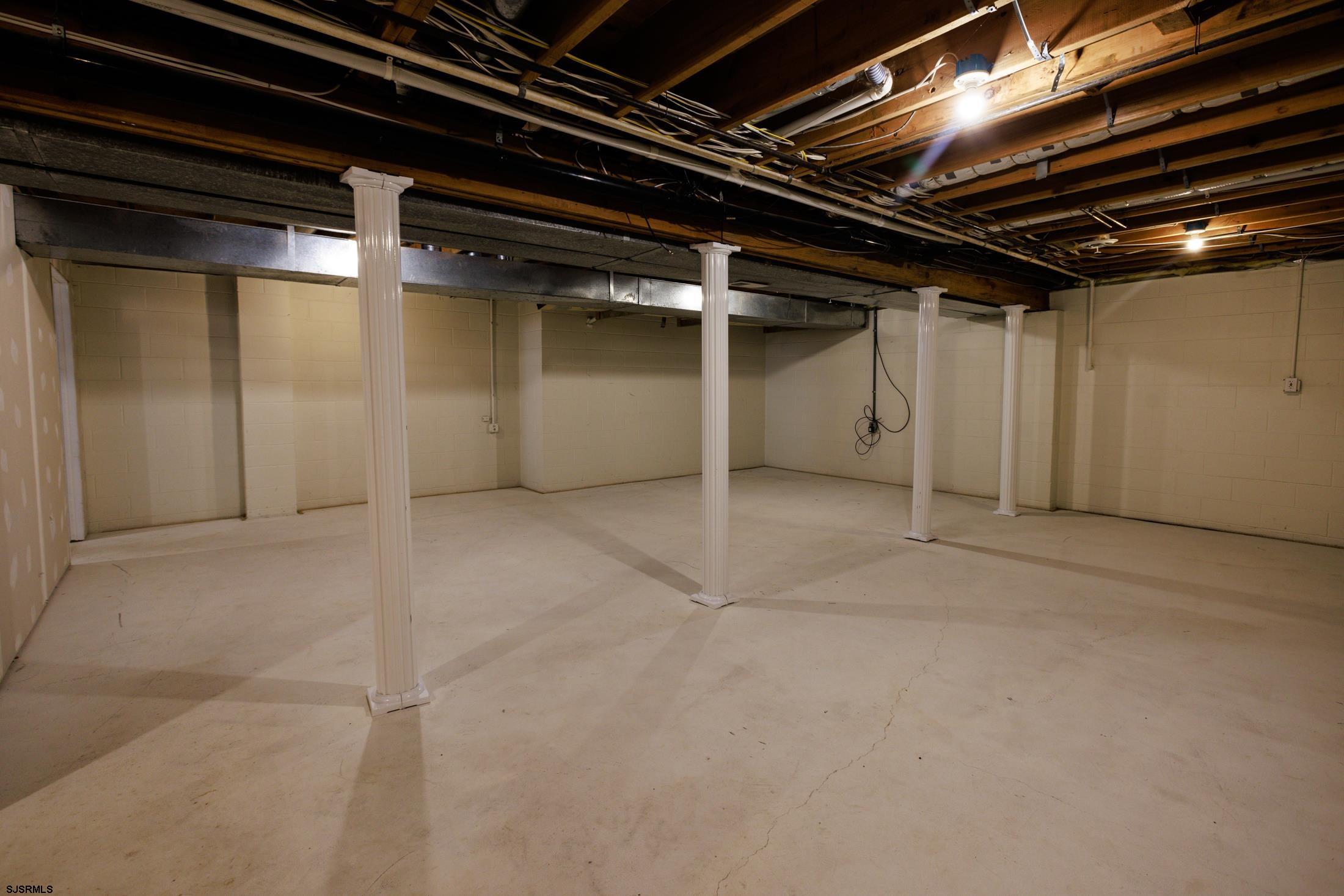 816 Chelsea Road Absecon, NJ 08201 - Photo 39 of 41 a view of an empty room