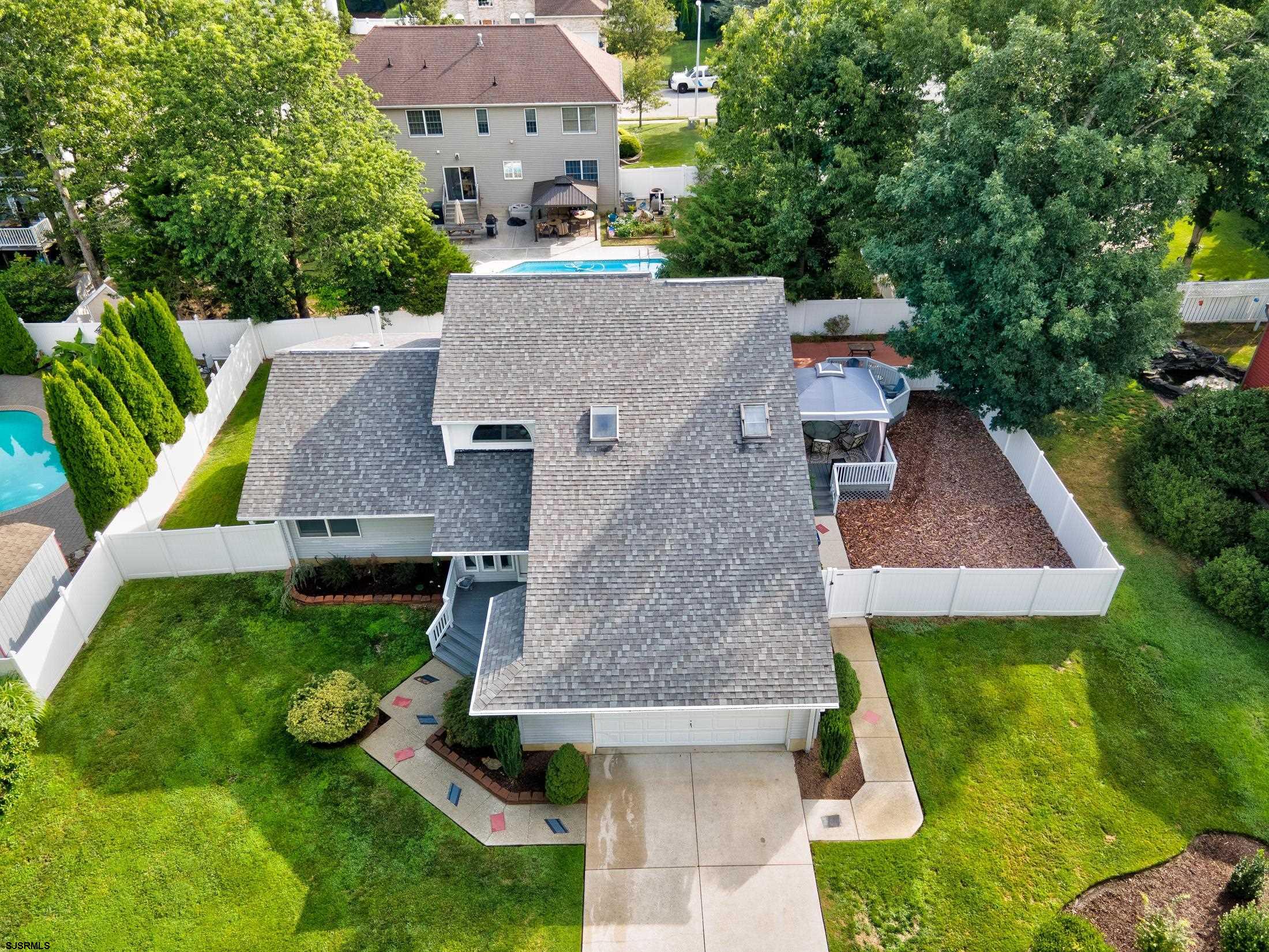 816 Chelsea Road Absecon, NJ 08201 - Photo 4 of 41 an aerial view of a house