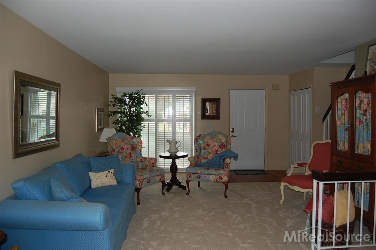 1470 Saddle Lane Rochester Hills, MI 48306 - Photo 3 of 13