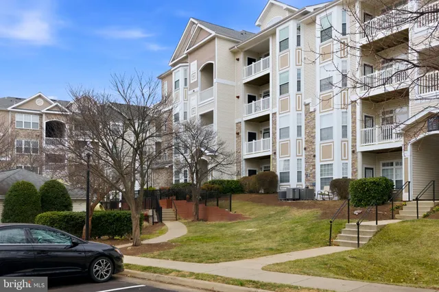 $350,000 | 501 Sunset View Terrace Southeast, Unit 407, Leesburg, VA 20175