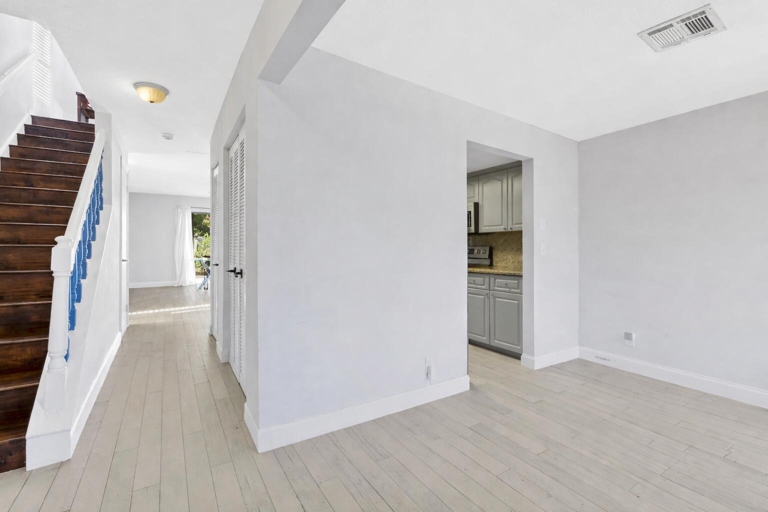 12702 Peconic Court Wellington, FL 33414 - Photo 4 of 14 Entrance