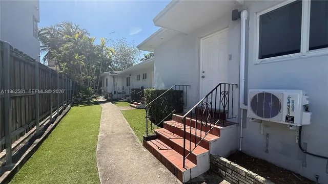 $1,600 | 560 Northeast 67th Street, Unit 4, Miami, FL 33138