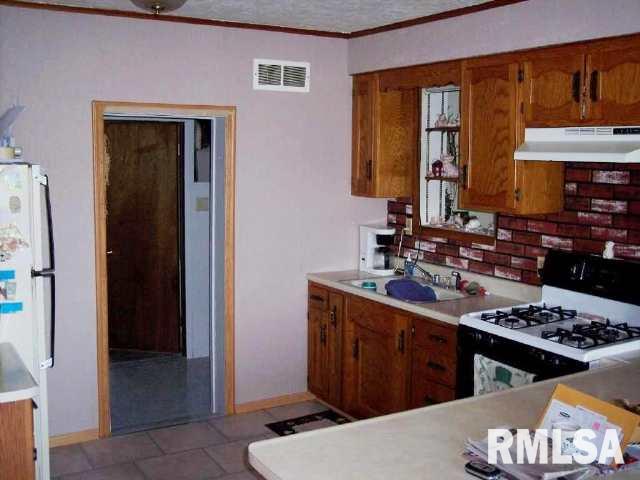 8295 Hurd Road Erie, IL 61250 - Photo 5 of 8 Gallery Image 5