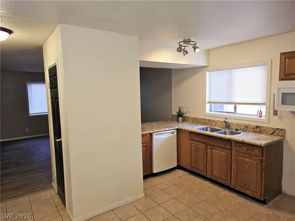 $1,085 | 5118 Garden Lane, Unit B, Las Vegas, NV 89119