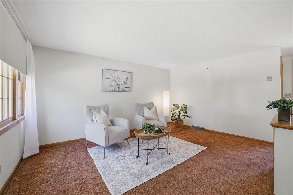 65 Clover Street Worcester, MA 01603 - Photo 5 of 25