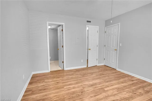 $1,700 | 4617 Bayshore Drive, Unit H2, Naples, FL 34112