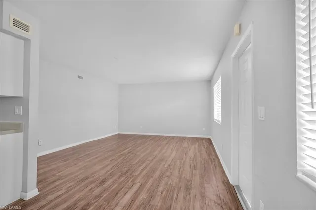 $1,700 | 4617 Bayshore Drive, Unit H2, Naples, FL 34112