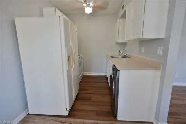 $1,700 | 4617 Bayshore Drive, Unit H2, Naples, FL 34112