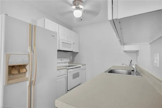 $1,700 | 4617 Bayshore Drive, Unit H2, Naples, FL 34112