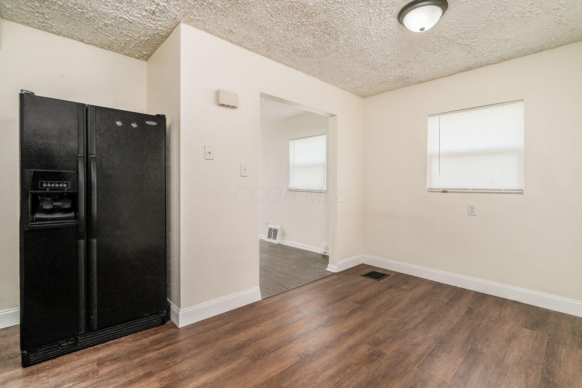 804 Berkeley Road Columbus, OH 43205 - Photo 5 of 12 023__R 804 Berkeley Rd 00022