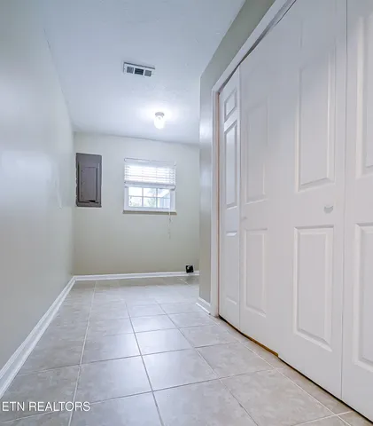 $289,800 | 138 North Douglas Avenue, Rockwood, TN 37854