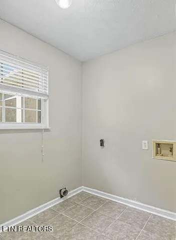 $289,800 | 138 North Douglas Avenue, Rockwood, TN 37854