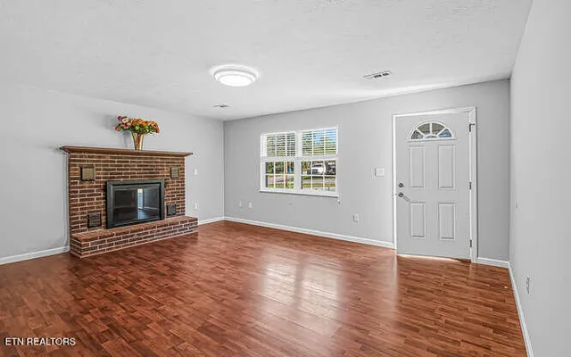 $289,800 | 138 North Douglas Avenue, Rockwood, TN 37854