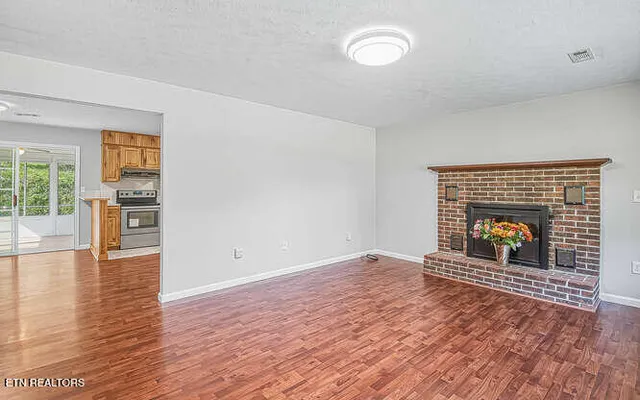 $289,800 | 138 North Douglas Avenue, Rockwood, TN 37854