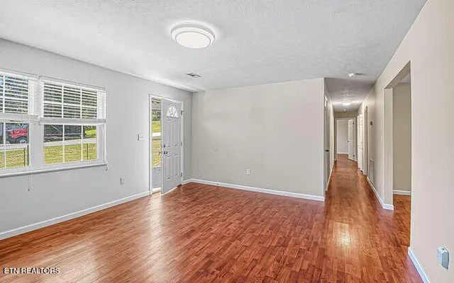 $289,800 | 138 North Douglas Avenue, Rockwood, TN 37854