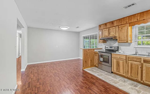 $289,800 | 138 North Douglas Avenue, Rockwood, TN 37854