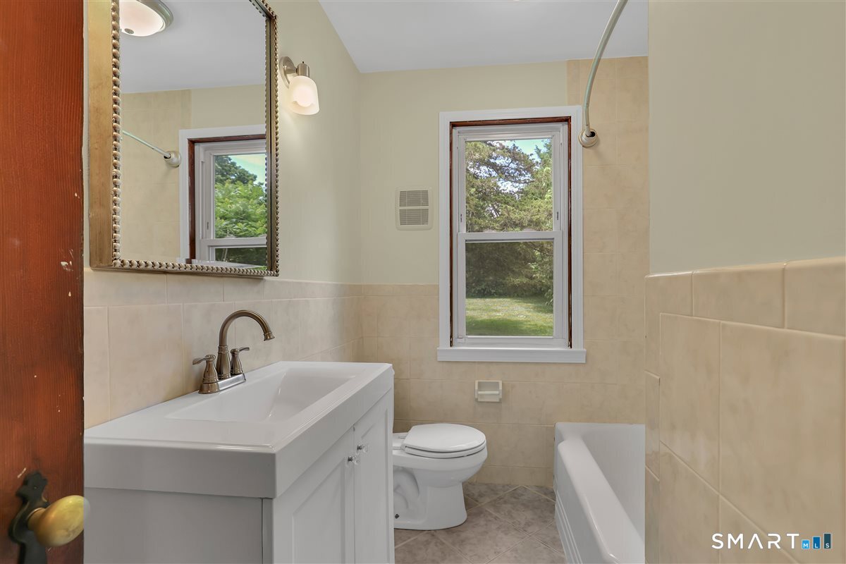 32 Maple Street Middlefield, CT 06481 - Photo 9 of 21