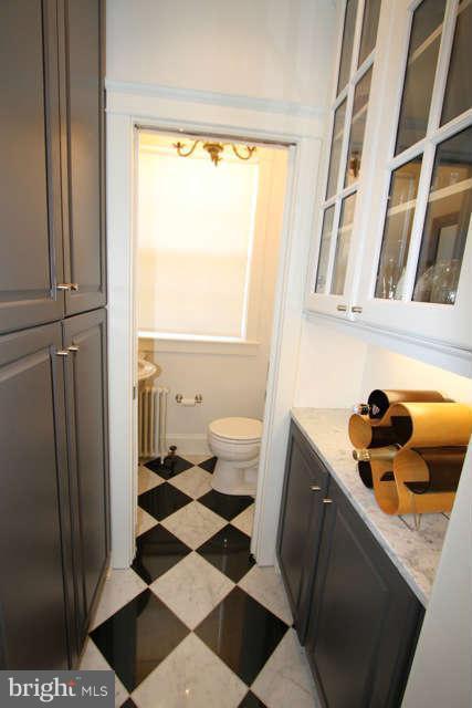 323 St Dunstans Road Baltimore, MD 21212 - Photo 11 of 30 Interior (General)