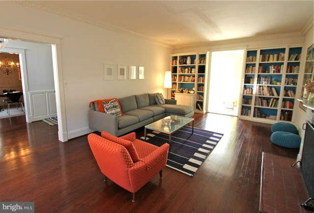 323 St Dunstans Road Baltimore, MD 21212 - Photo 3 of 30 Living Room